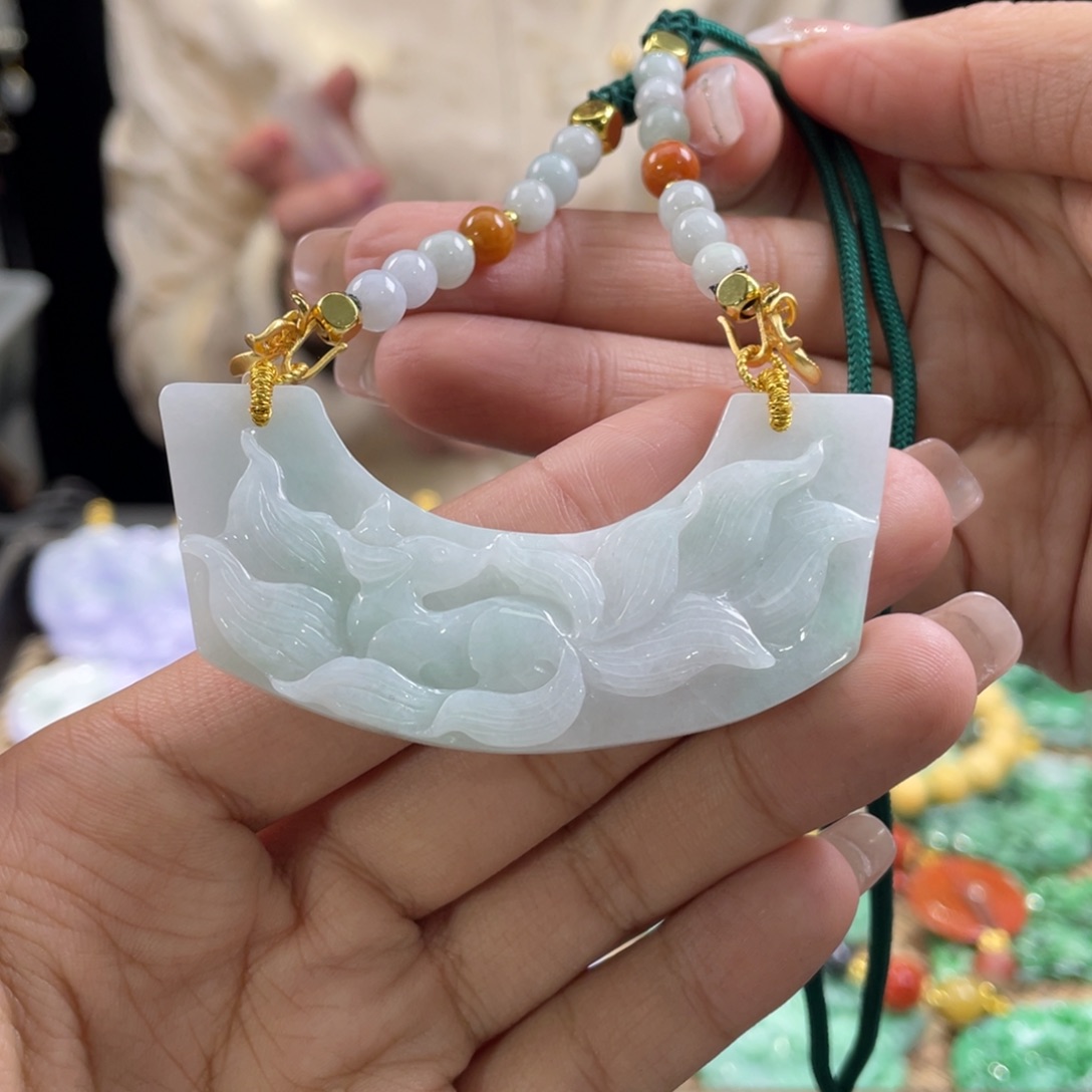 翡翠颈饰未镶嵌代编织