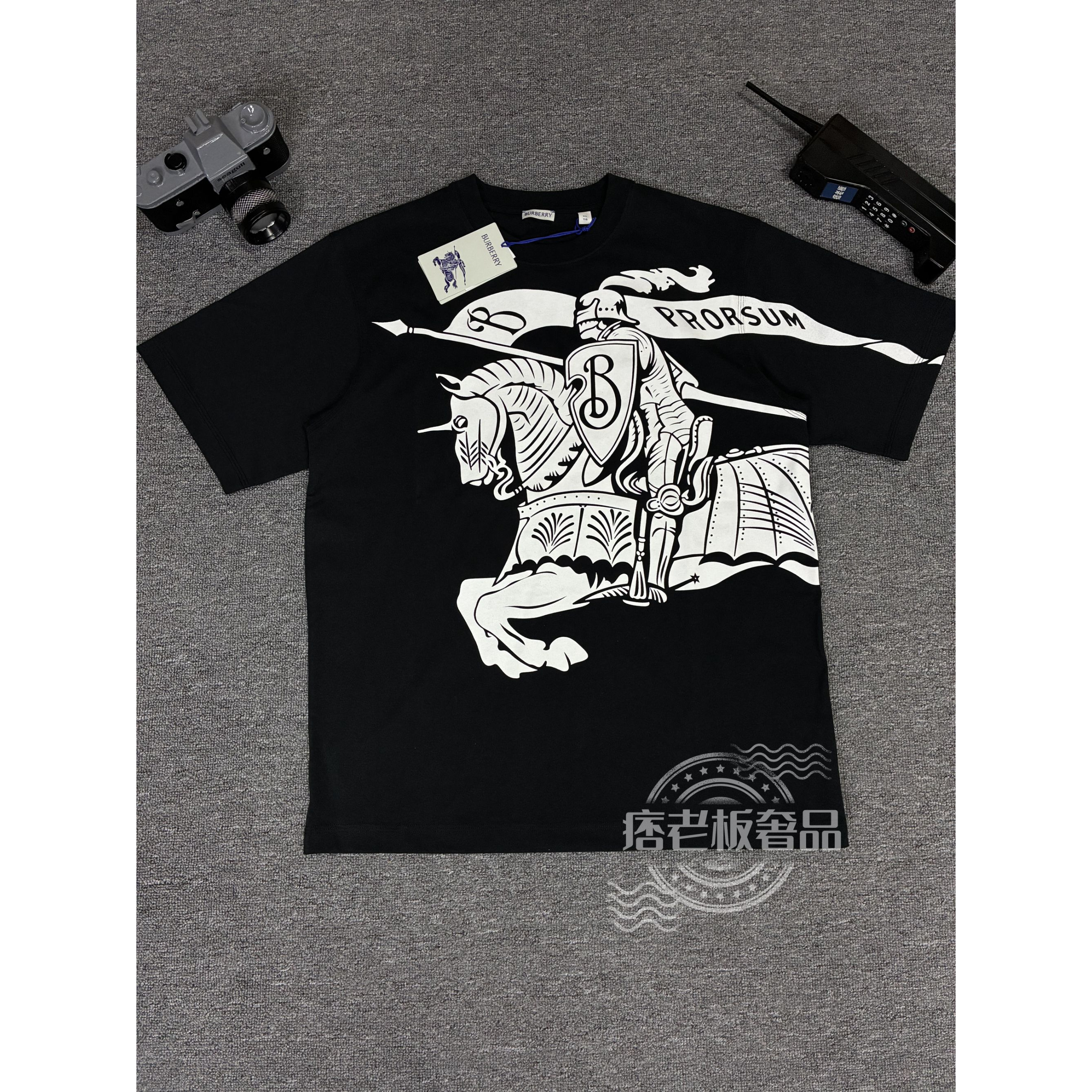 未拆封 BURBERRY/博柏利 未拆封 BURBERRY/博柏利 半身大战马短袖