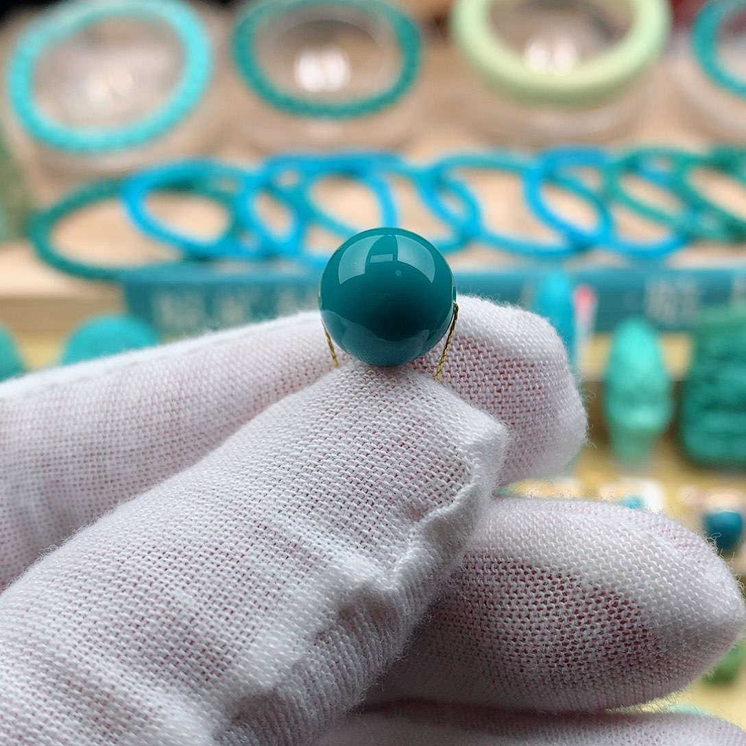 绿松石颈饰未镶嵌