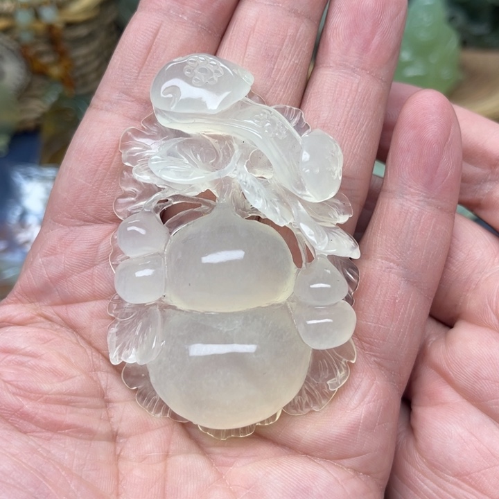 蛇纹石玉吊坠未镶嵌