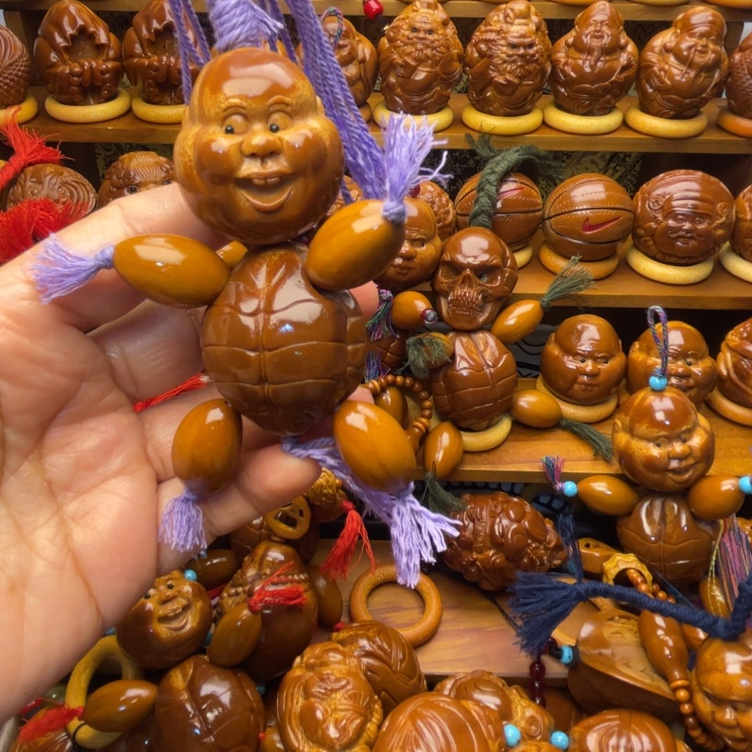 新***界吊坠橄榄核紫色马尾新世界