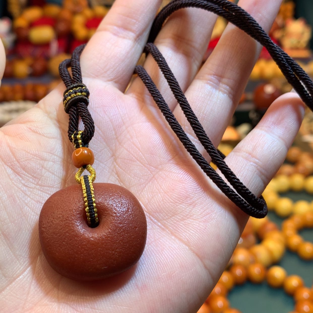 【闪购商品】蜜蜡吊坠(赠链)未镶嵌