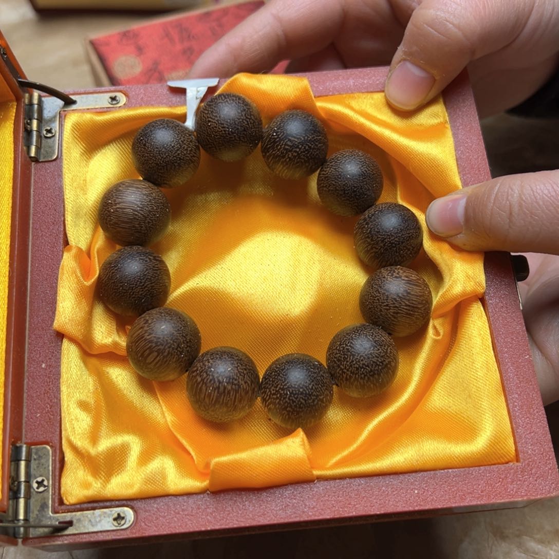 大叶紫檀（黑酸枝木类）