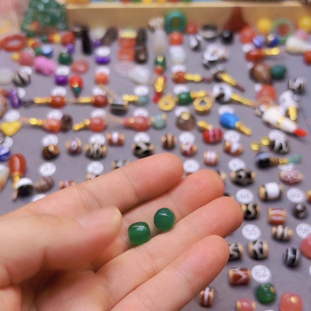 玛瑙/玉髓隔珠未镶嵌河**嫂