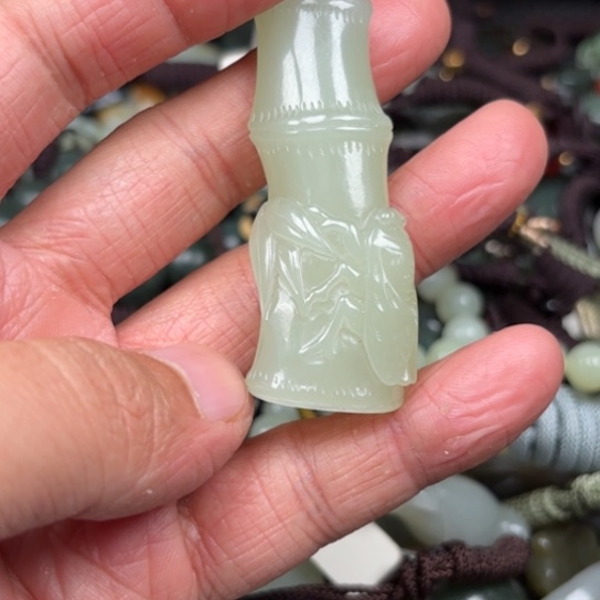 和田玉吊坠未镶嵌