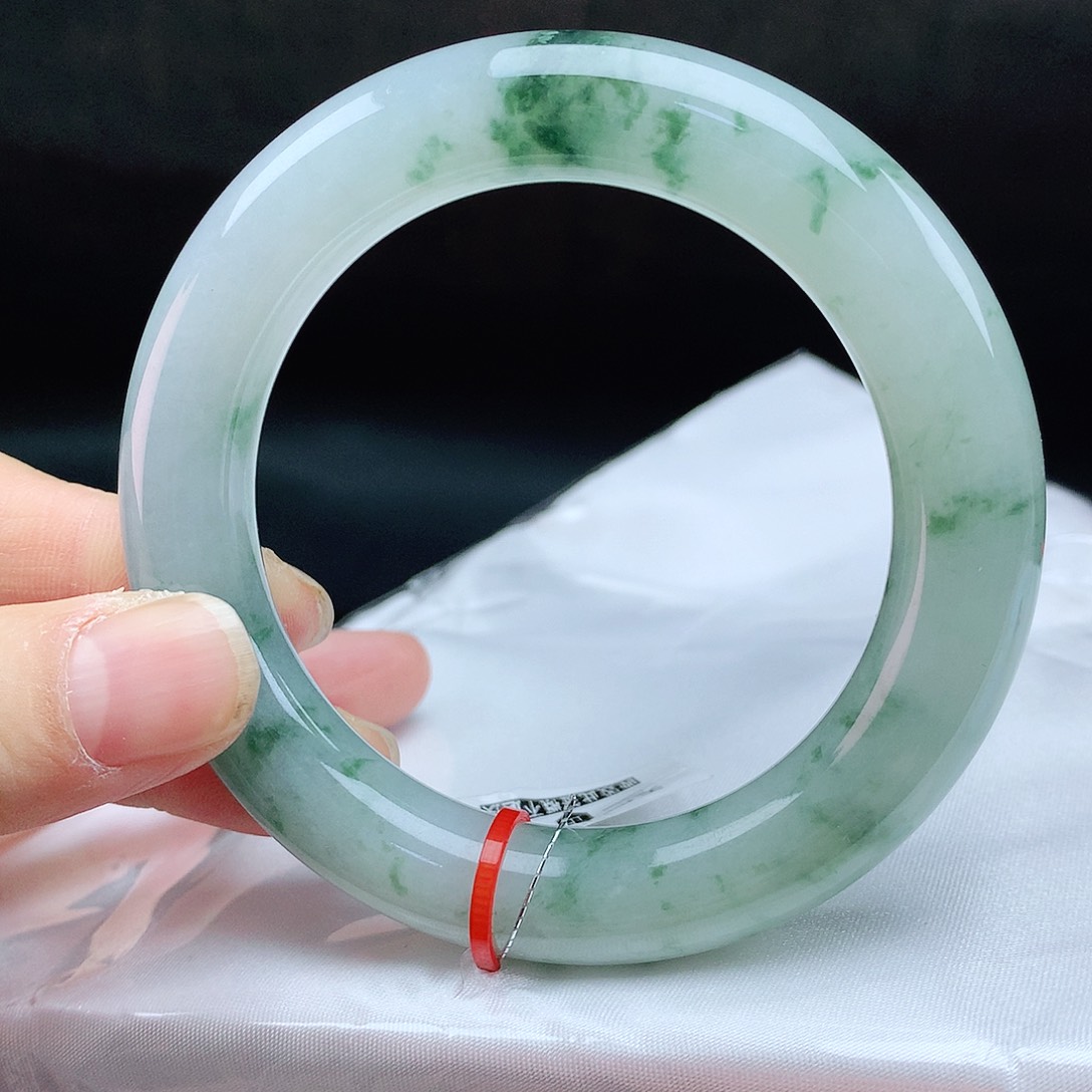 翡翠手镯未镶嵌55胖