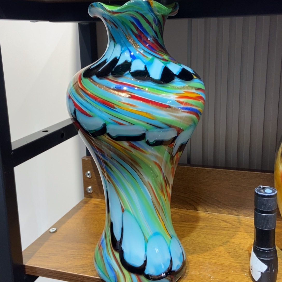 琉璃手工艺品精品但是瓶口有个色料