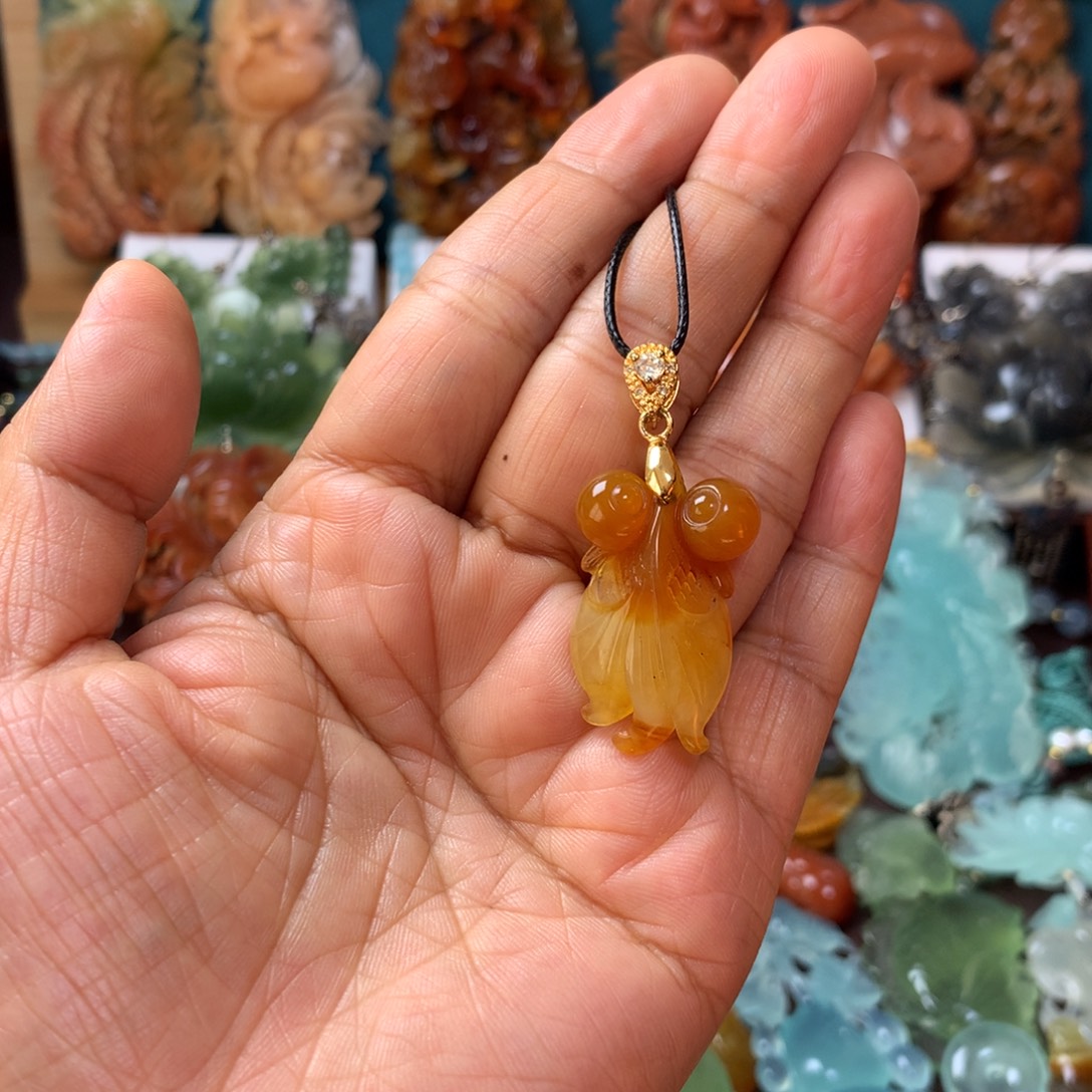 蛇纹石玉未镶嵌挂坠