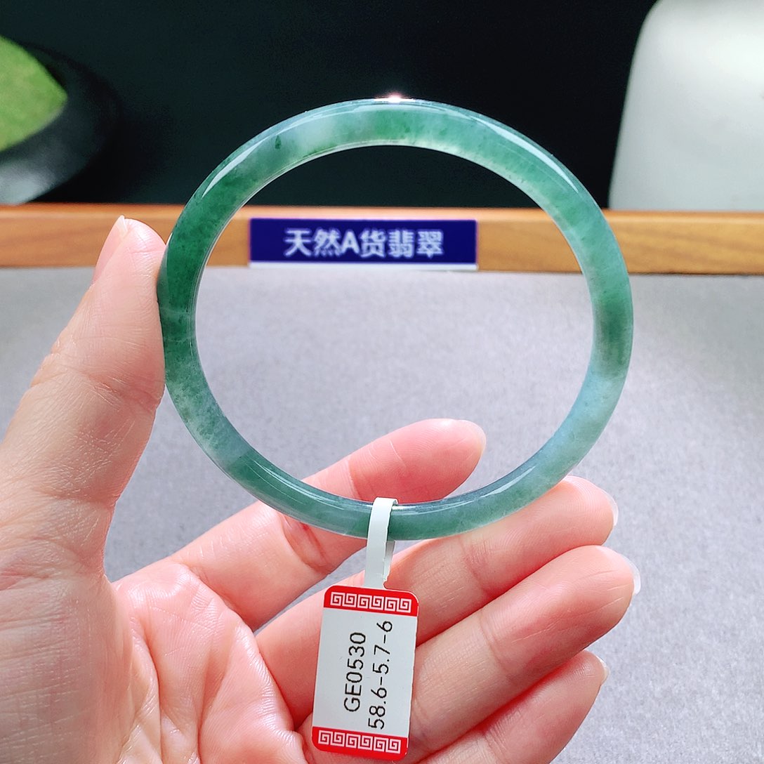 未镶嵌手镯翡翠天然翡翠手镯a货