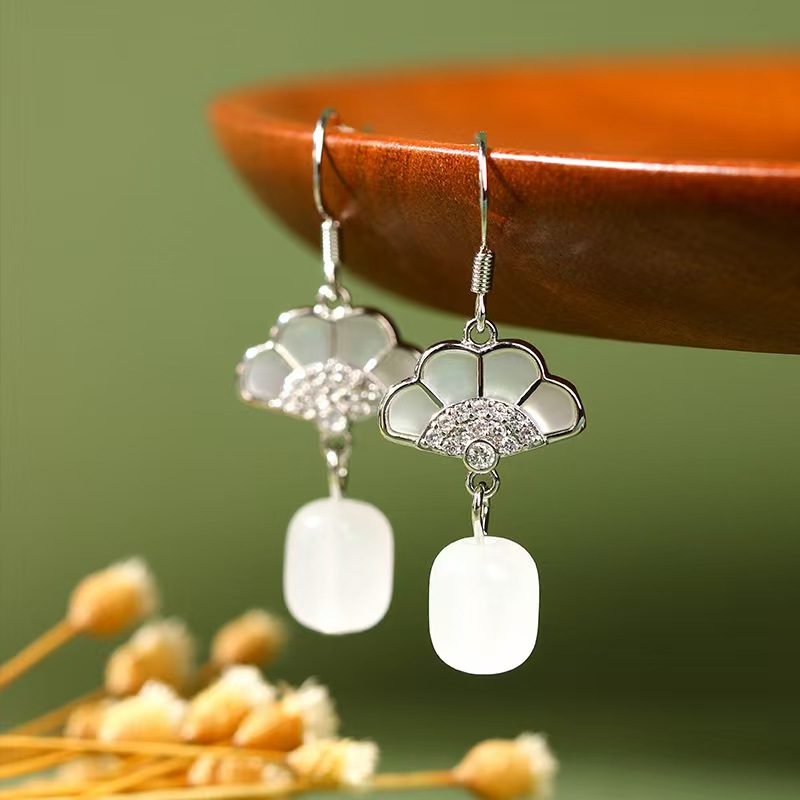 铜合金耳饰 百搭轻奢款扇形耳饰批发满钻个性耳环女