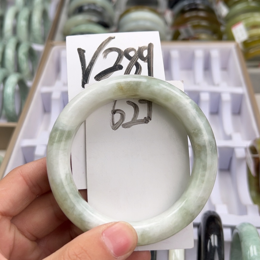 岫玉手镯未镶嵌天然岫玉