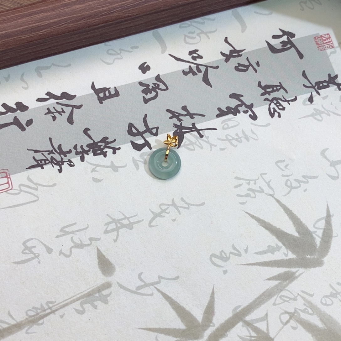 颈饰18K金镶嵌翡翠翡翠