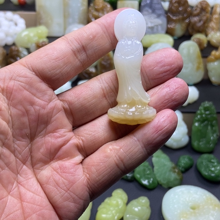 和田玉未镶嵌颈饰