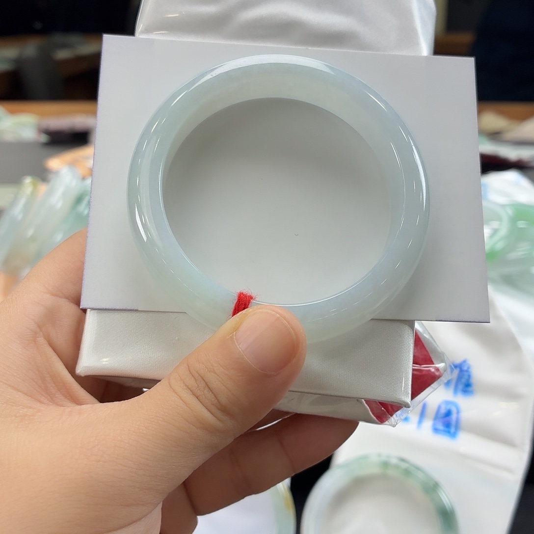 翡翠未镶嵌手镯3号