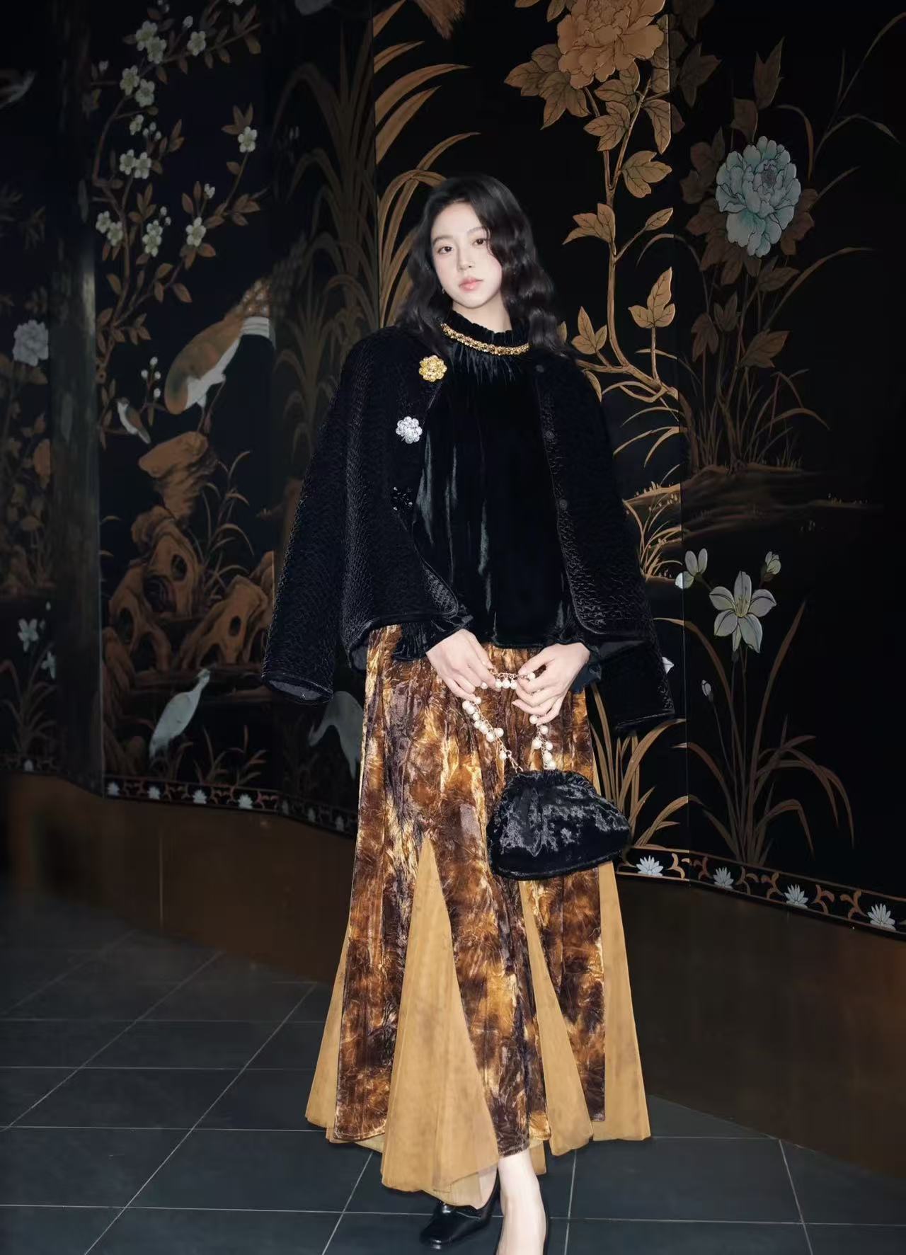 人间富贵花千金风法式木耳边立领金色亮片真丝丝绒高级感上衣