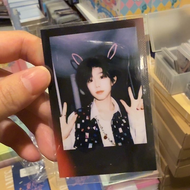 陈奕恒肆意明信片拍立得