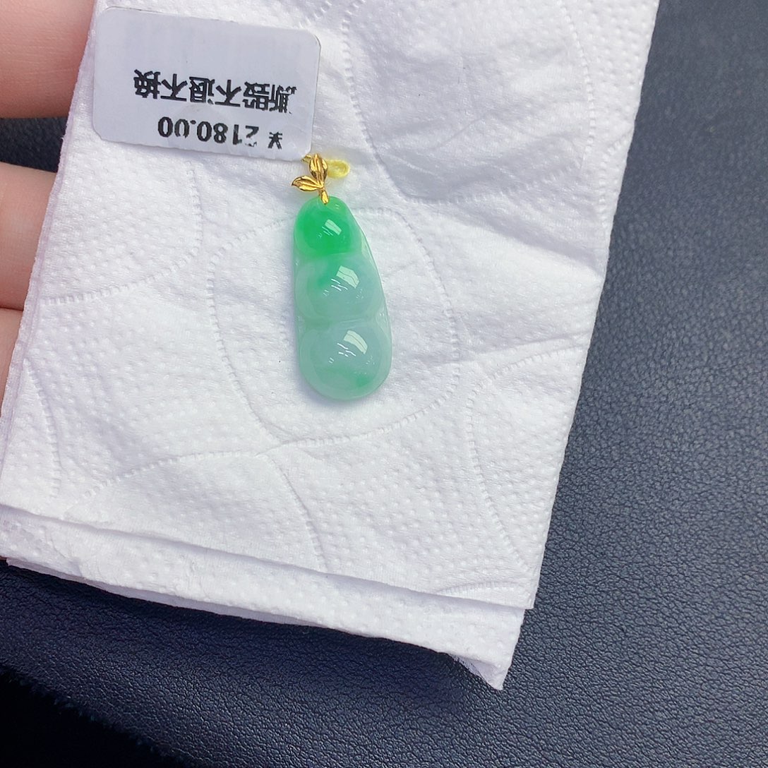 翡翠18K金镶嵌颈饰0000000