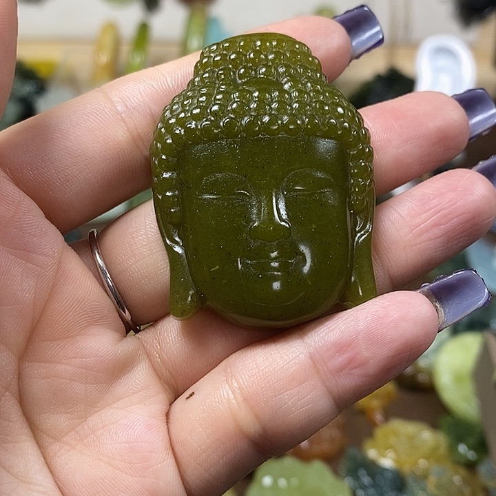 蛇纹石玉吊坠未镶嵌