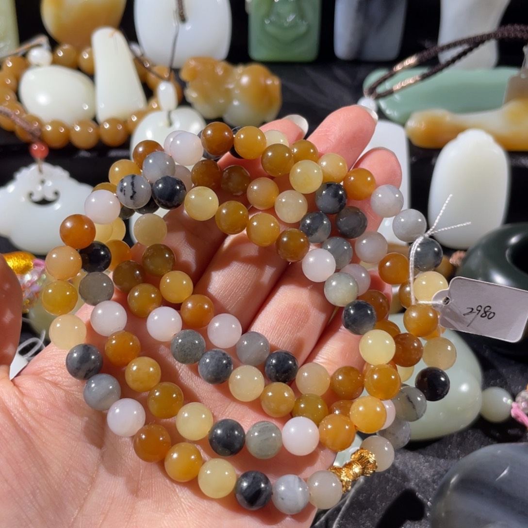 和田玉未镶嵌颈饰珠串108颗