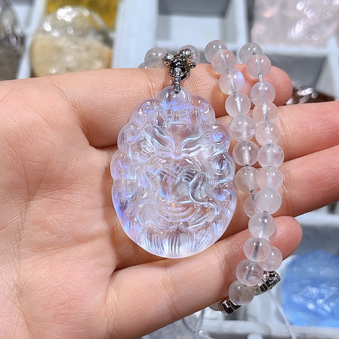 水晶吊坠(不含链)未镶嵌好**?