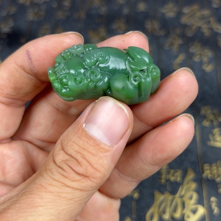 哇***偶和田玉未镶嵌颈饰