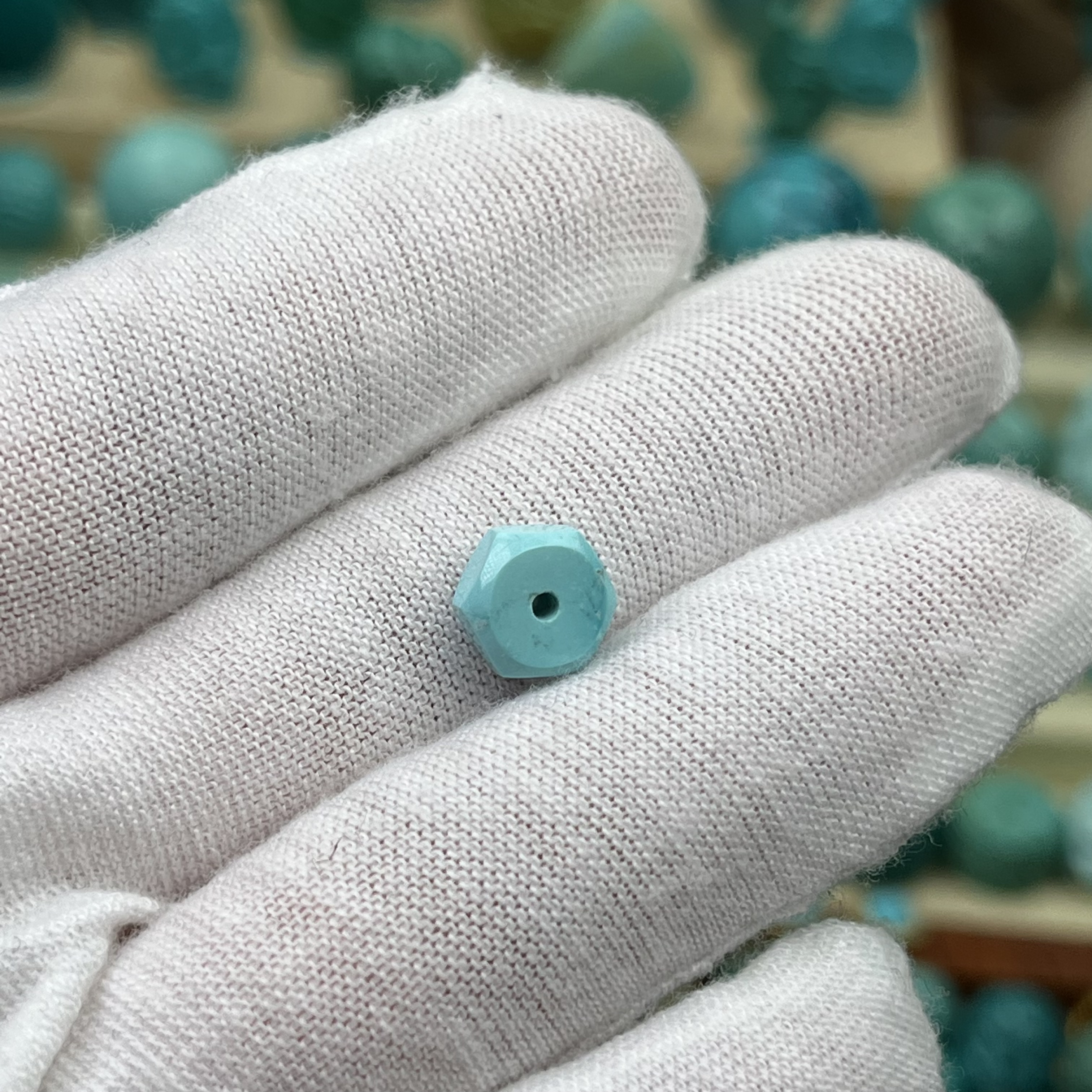 天然原矿绿松石配饰8×4mm