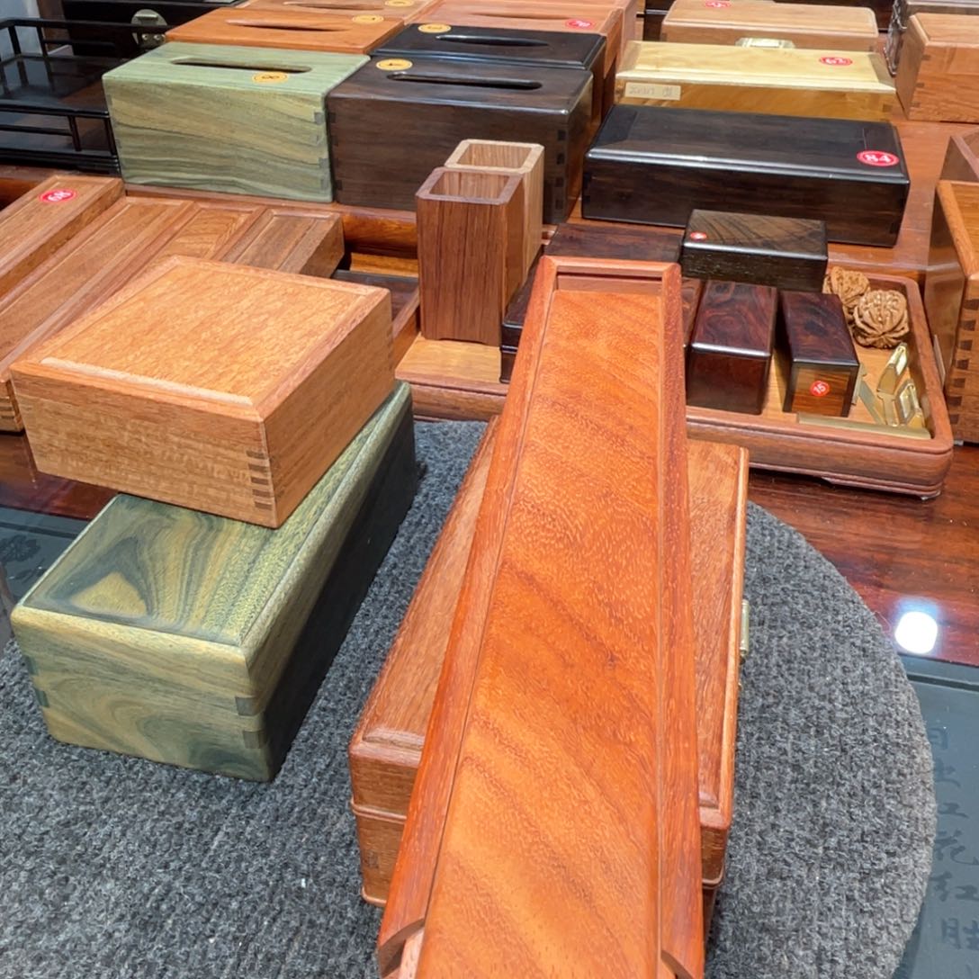 小***哥花梨木类家具邵氏香盒35