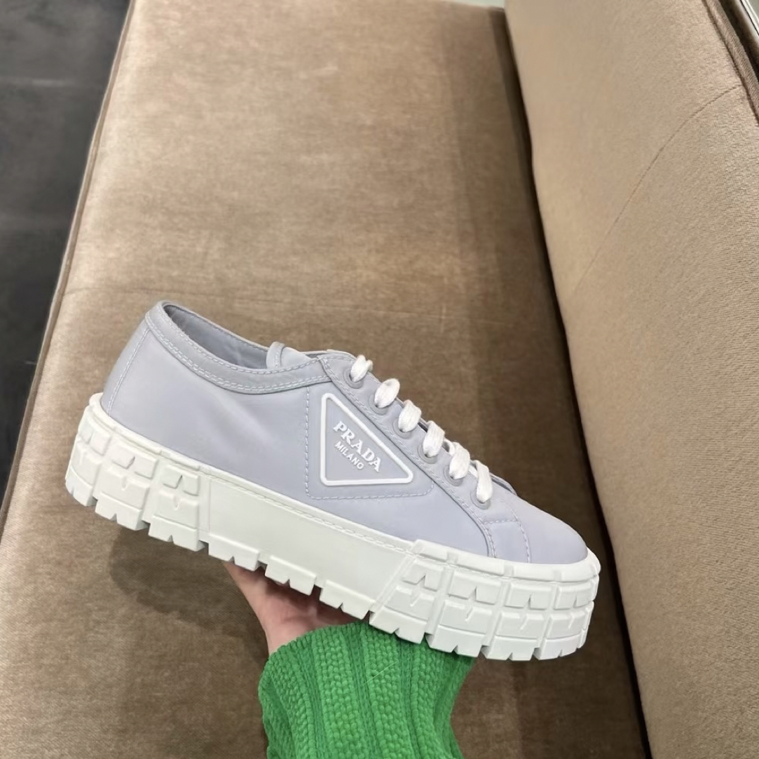 99新 AMIPARIS Prada普拉达灰色厚底鞋38.5码4835