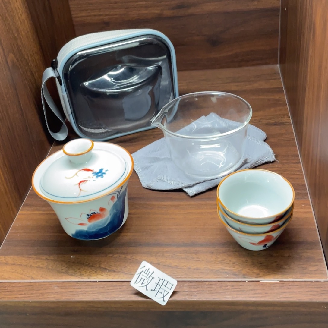 釉下手绘茶具微瑕