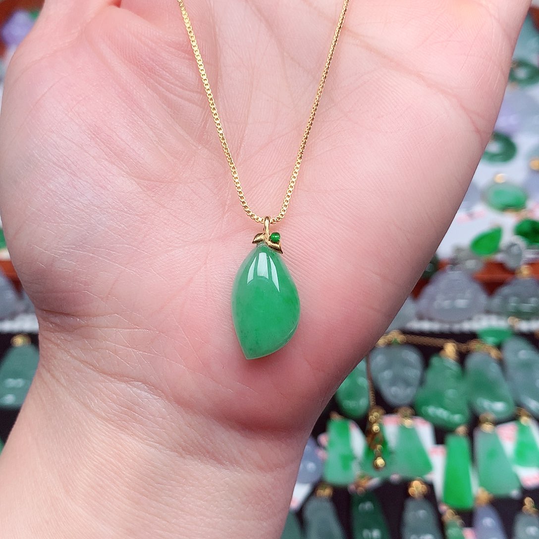 翡翠颈饰18K金镶嵌天然翡翠A货
