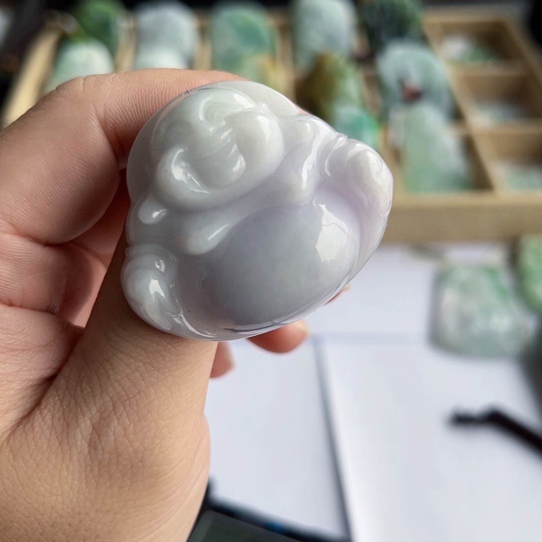 翡翠未镶嵌颈饰佛