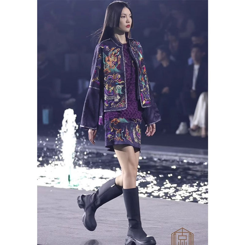 欧洲站2025春季新款时尚百搭纯色精致长袖上衣重工刺绣短裙两件套