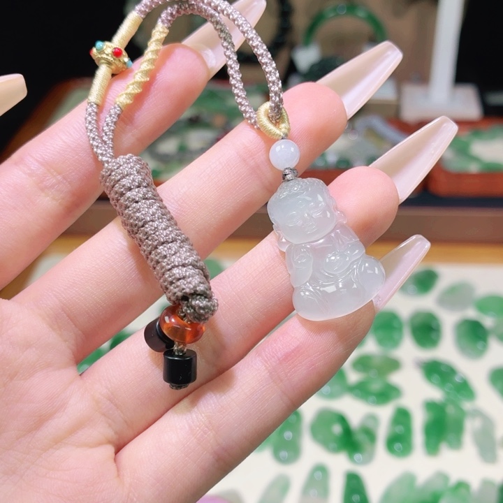 @***o石英质玉（非洲翠）未镶嵌颈饰