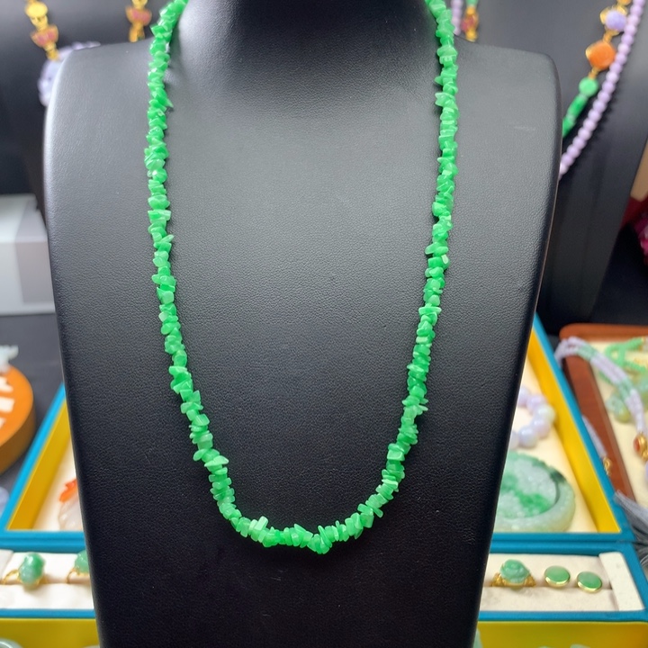 翡翠颈饰未镶嵌翡翠碎石项链