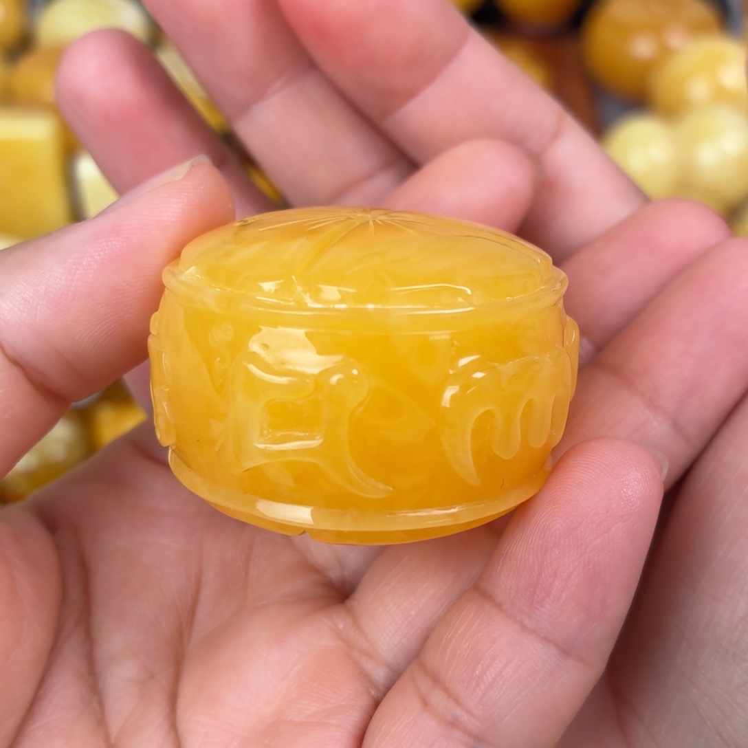 蜜蜡未镶嵌吊坠(不含链)六字真言扣