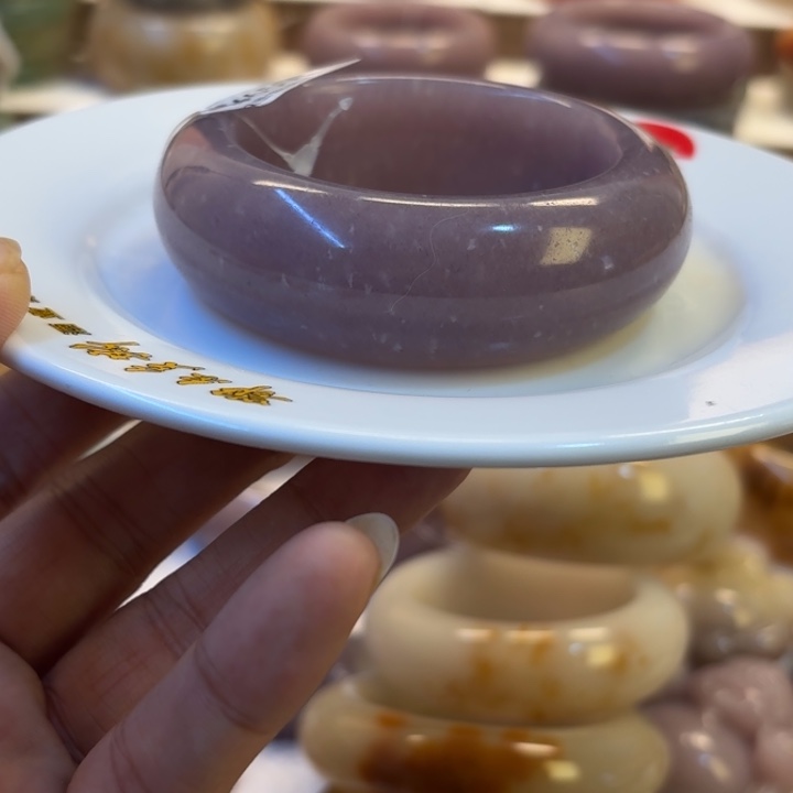 来***～石英岩玉未镶嵌手镯