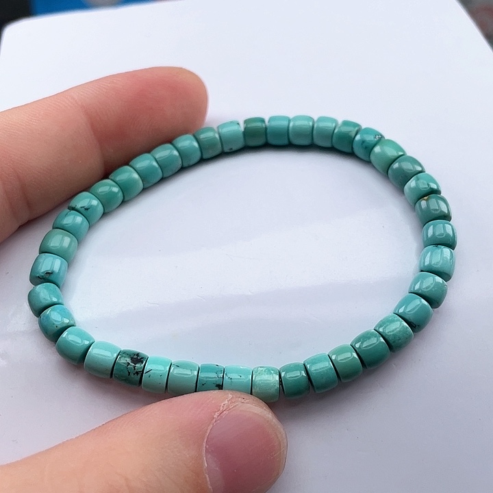 绿松石颈饰未镶嵌