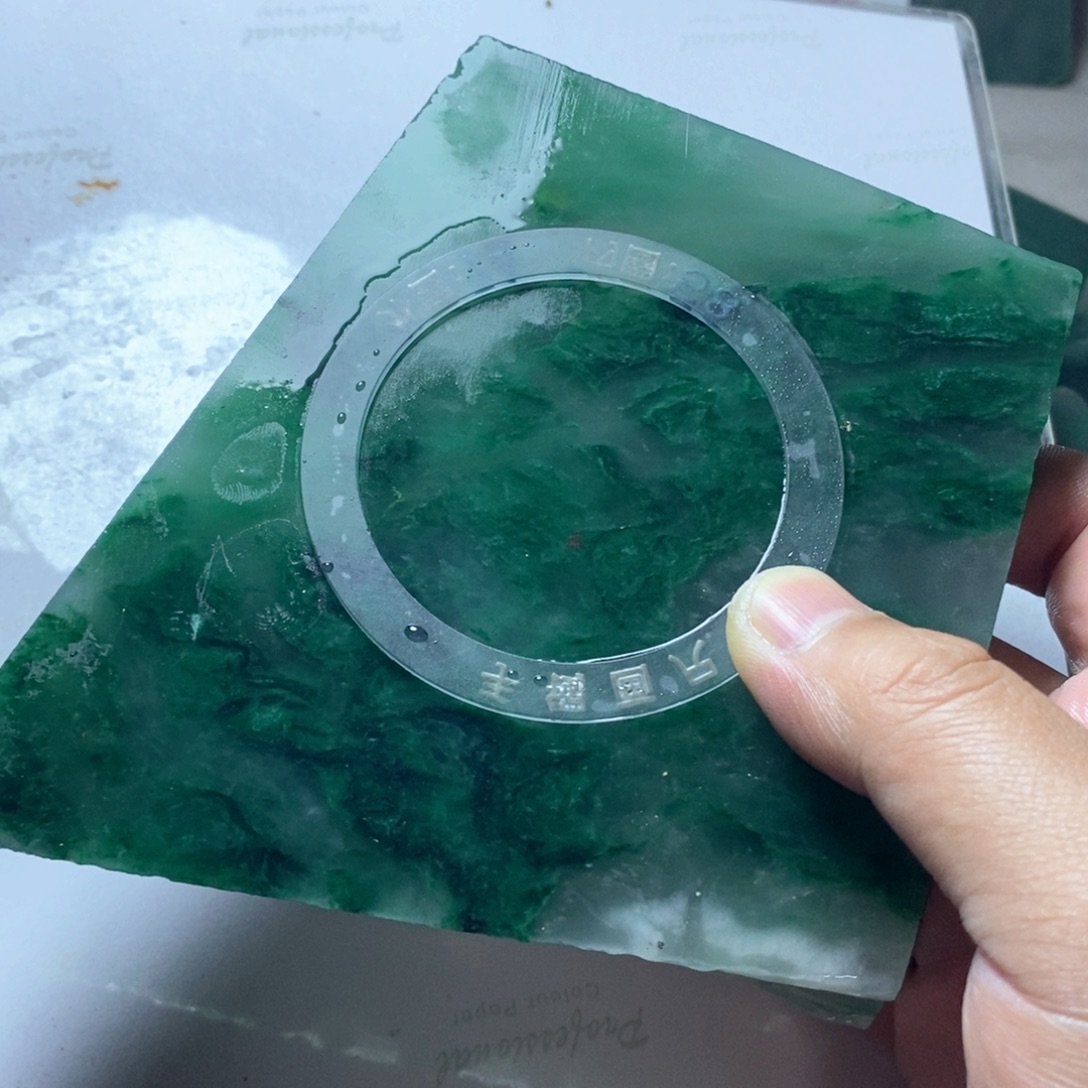 夏***勤定制石英质玉（非洲翠）