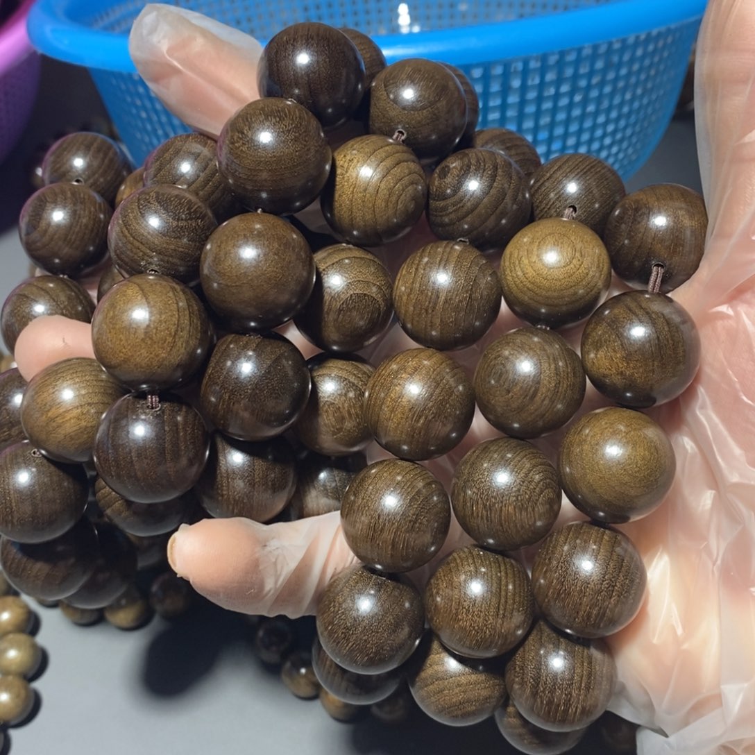 金丝楠牛***油小叶2.0手串9条