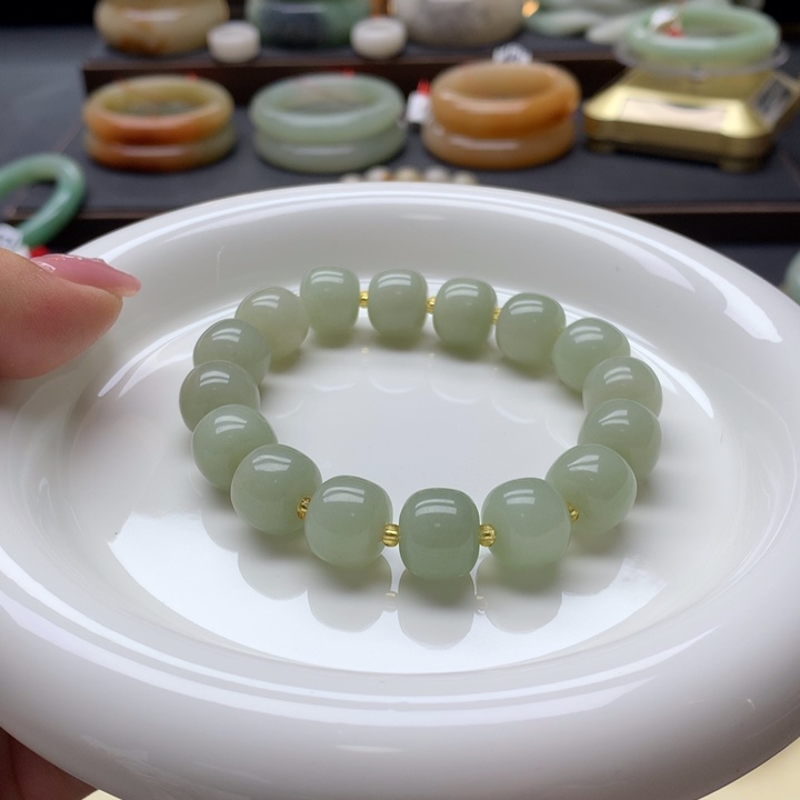 未镶嵌手镯石英质玉