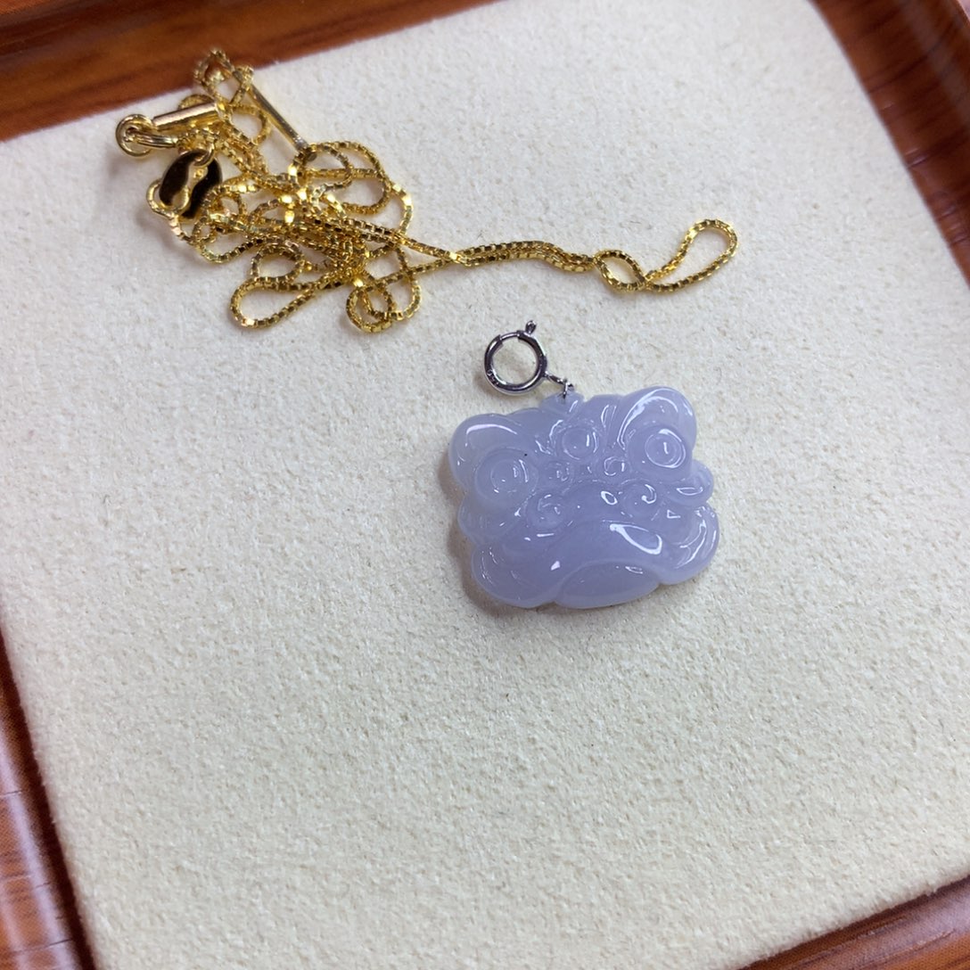 翡翠银S925镶嵌颈饰狮子