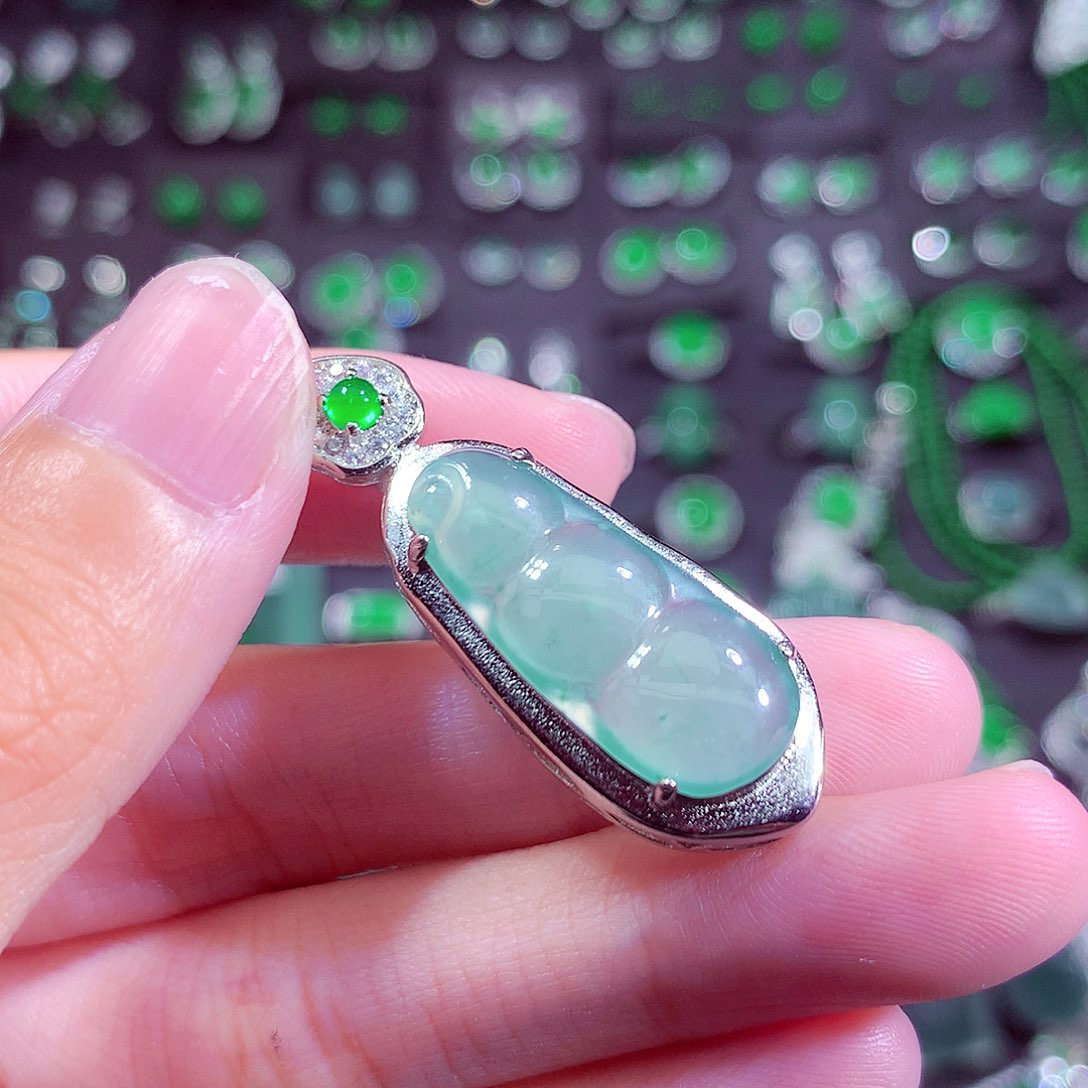 翡翠未镶嵌颈饰天然