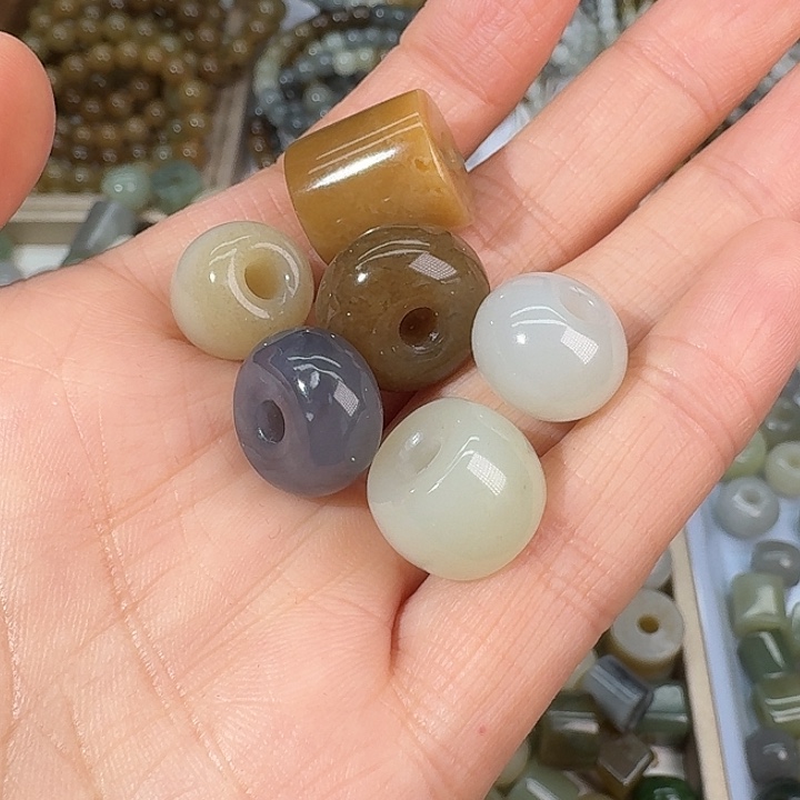 蜗***我和田玉（糖玉）未镶嵌颈饰