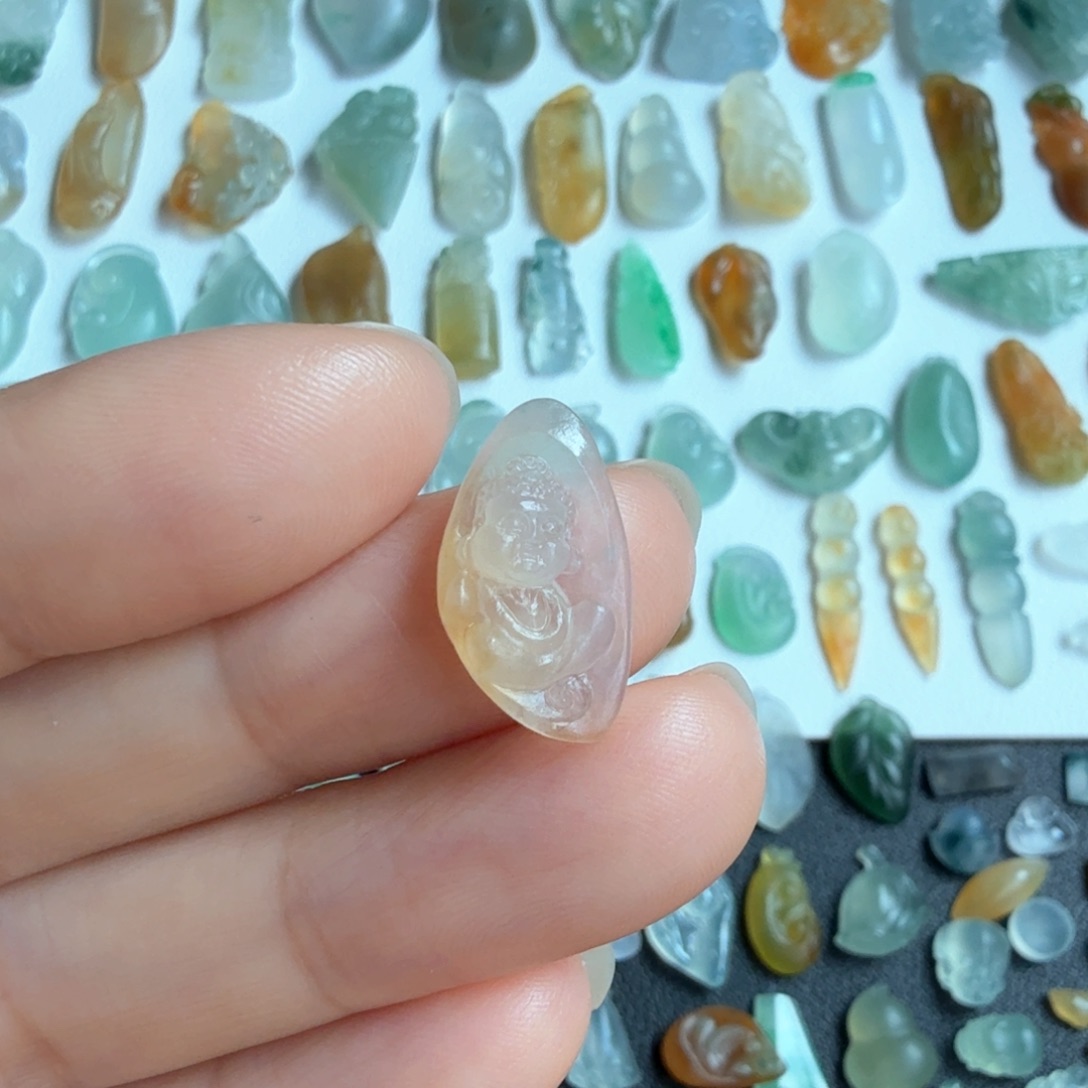 定制翡翠未镶嵌宝宝佛