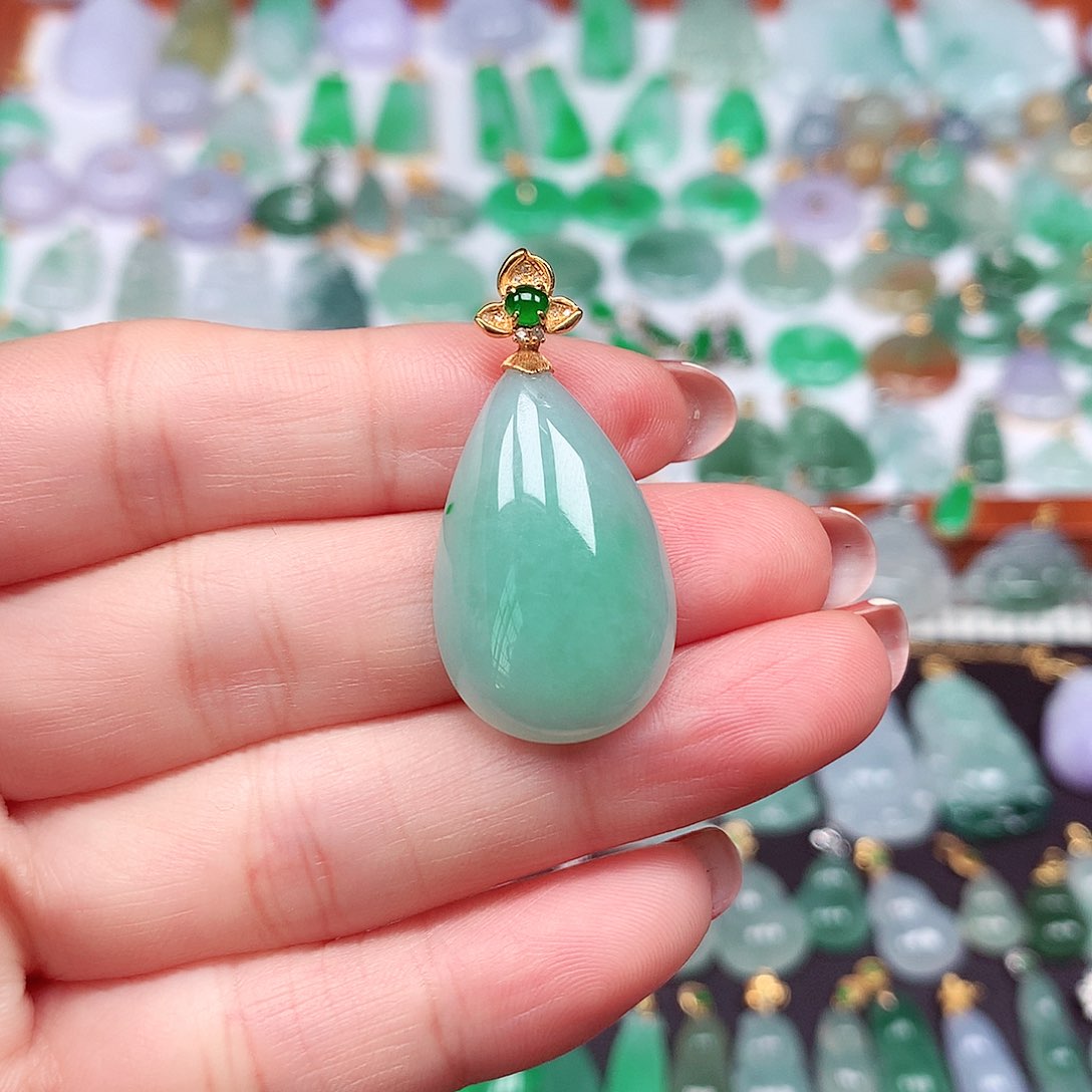 翡翠颈饰18K金镶嵌天然翡翠A货
