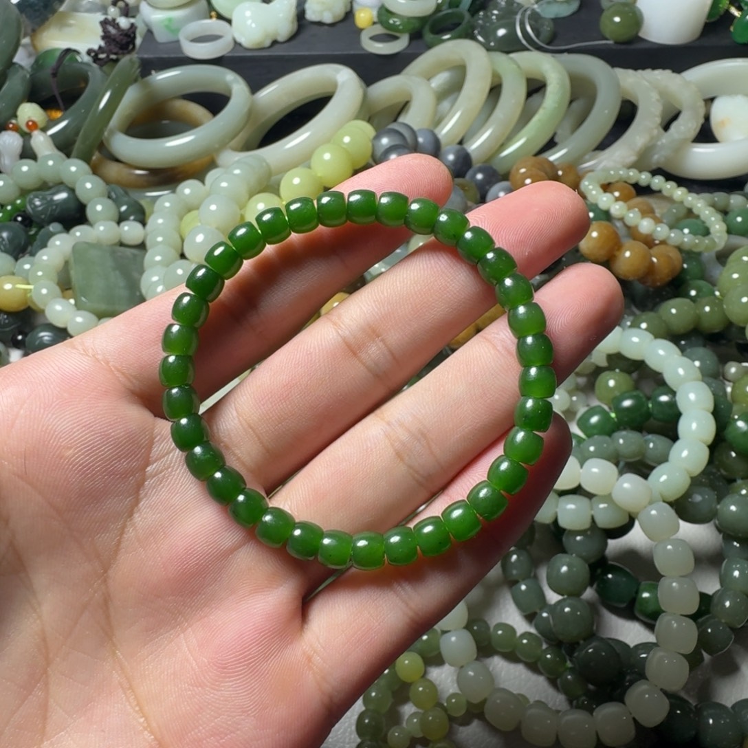 和田玉未镶嵌手串