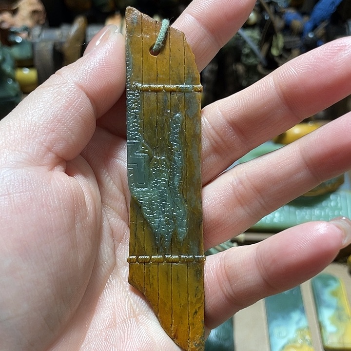 岫岩河磨玉（透闪石质玉）把件未镶嵌
