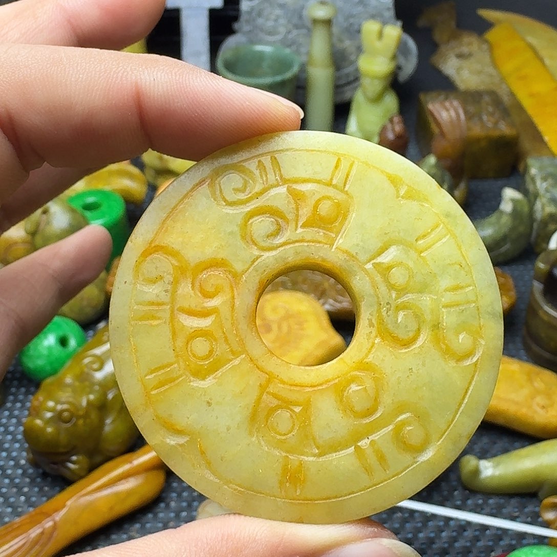 白玉菩提吊坠。。。