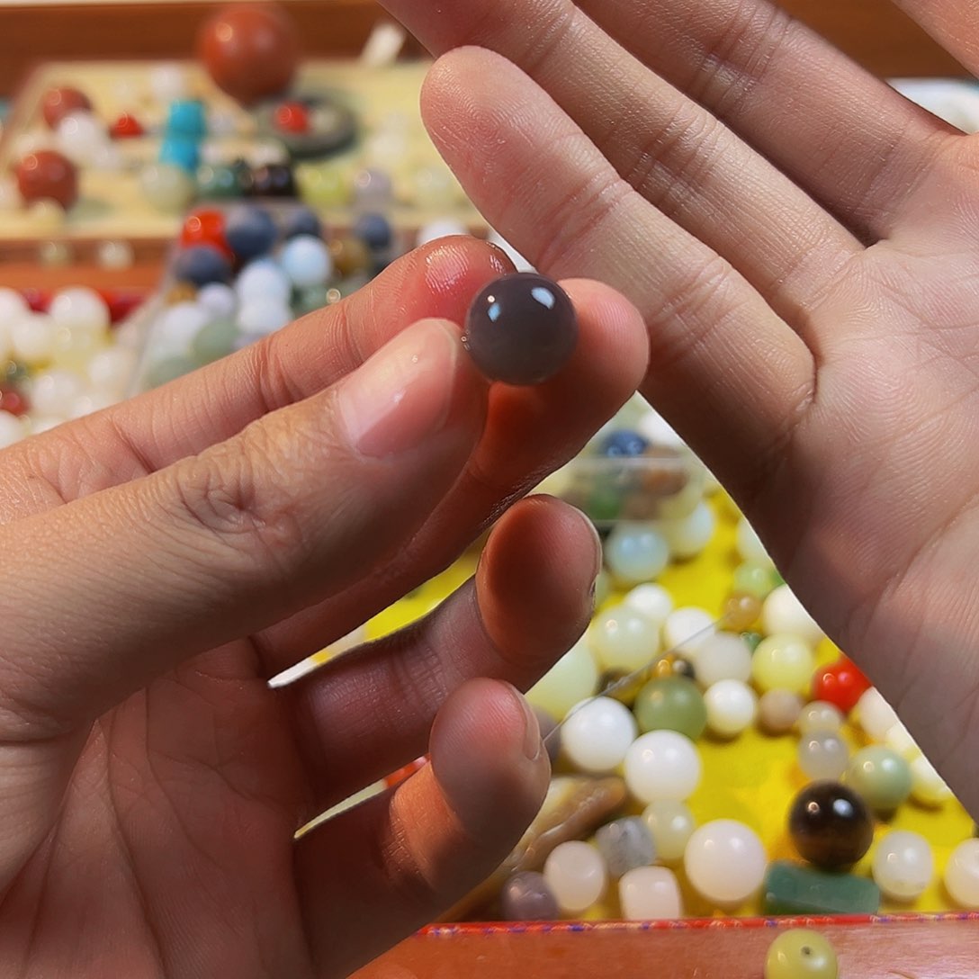 和田玉卡12散珠未镶嵌