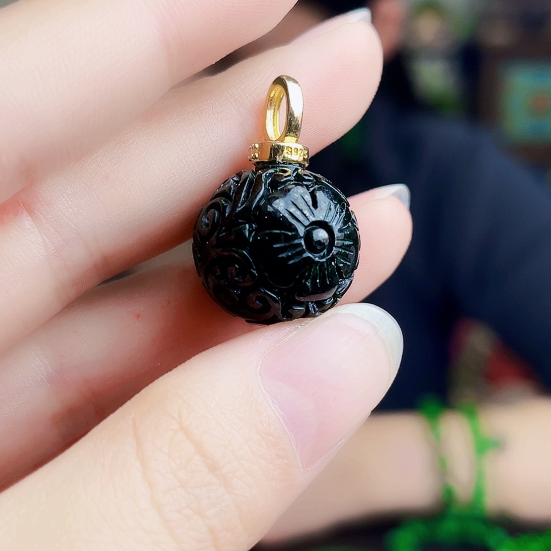 颈饰银S925镶嵌翡翠多样性